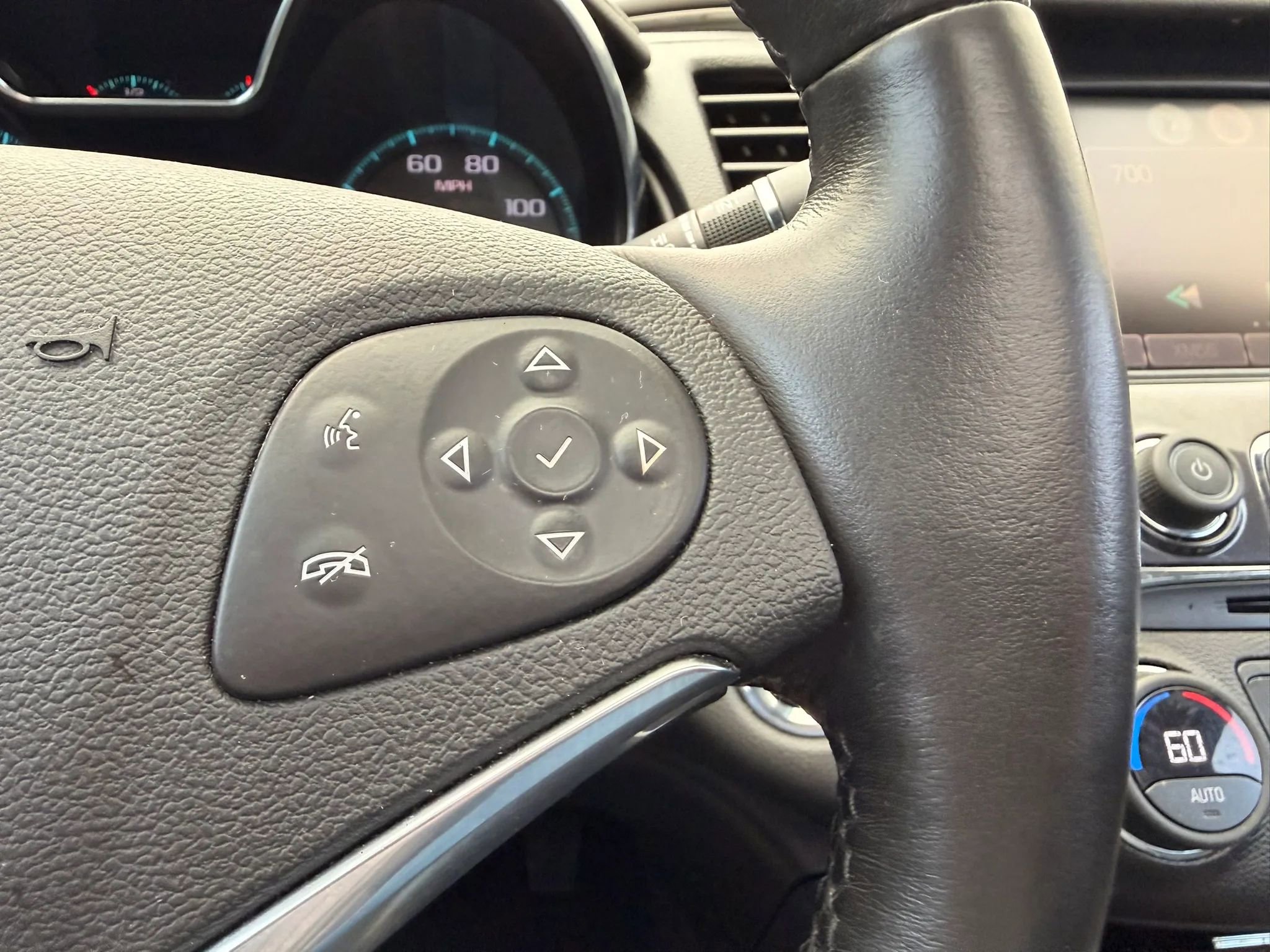 Used 2015 Chevrolet Impala LTZ FWD image 33