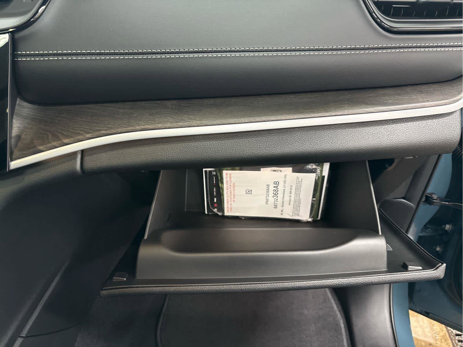 New 2026 Jeep Grand Cherokee L Limited w/ Luxury Tech Group II image 20