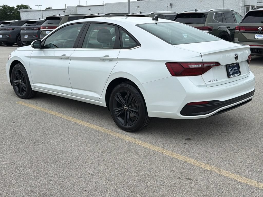 Certified 2023 Volkswagen Jetta SE w/ Panoramic Sunroof Package FWD image 4