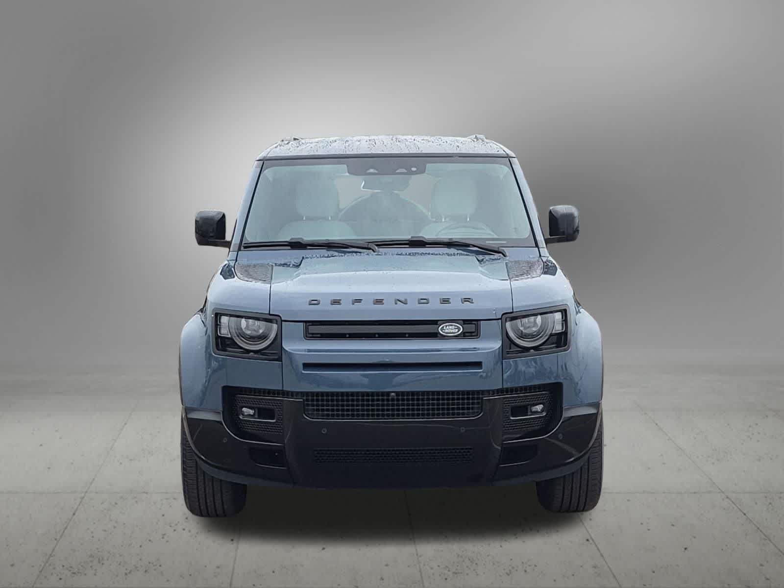 Used 2025 Land Rover Defender 110 X-Dynamic SE AWD/4WD image 9