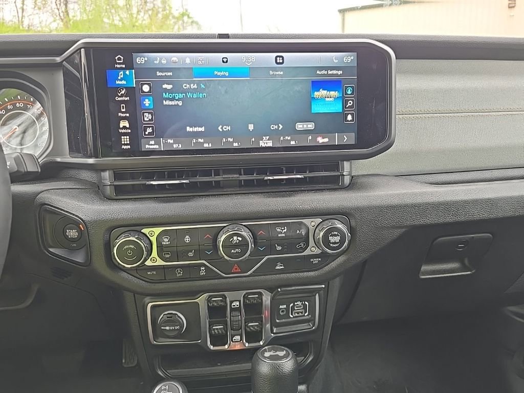 Used 2024 Jeep Wrangler Sport S image 22