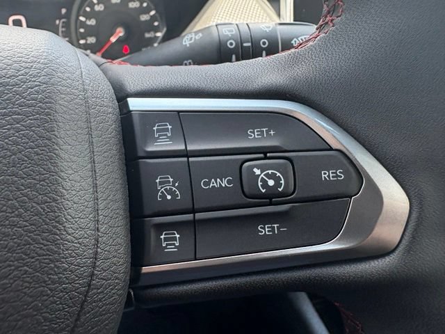 New 2026 Jeep Compass Trailhawk w/ Trailer Tow Group AWD/4WD image 24