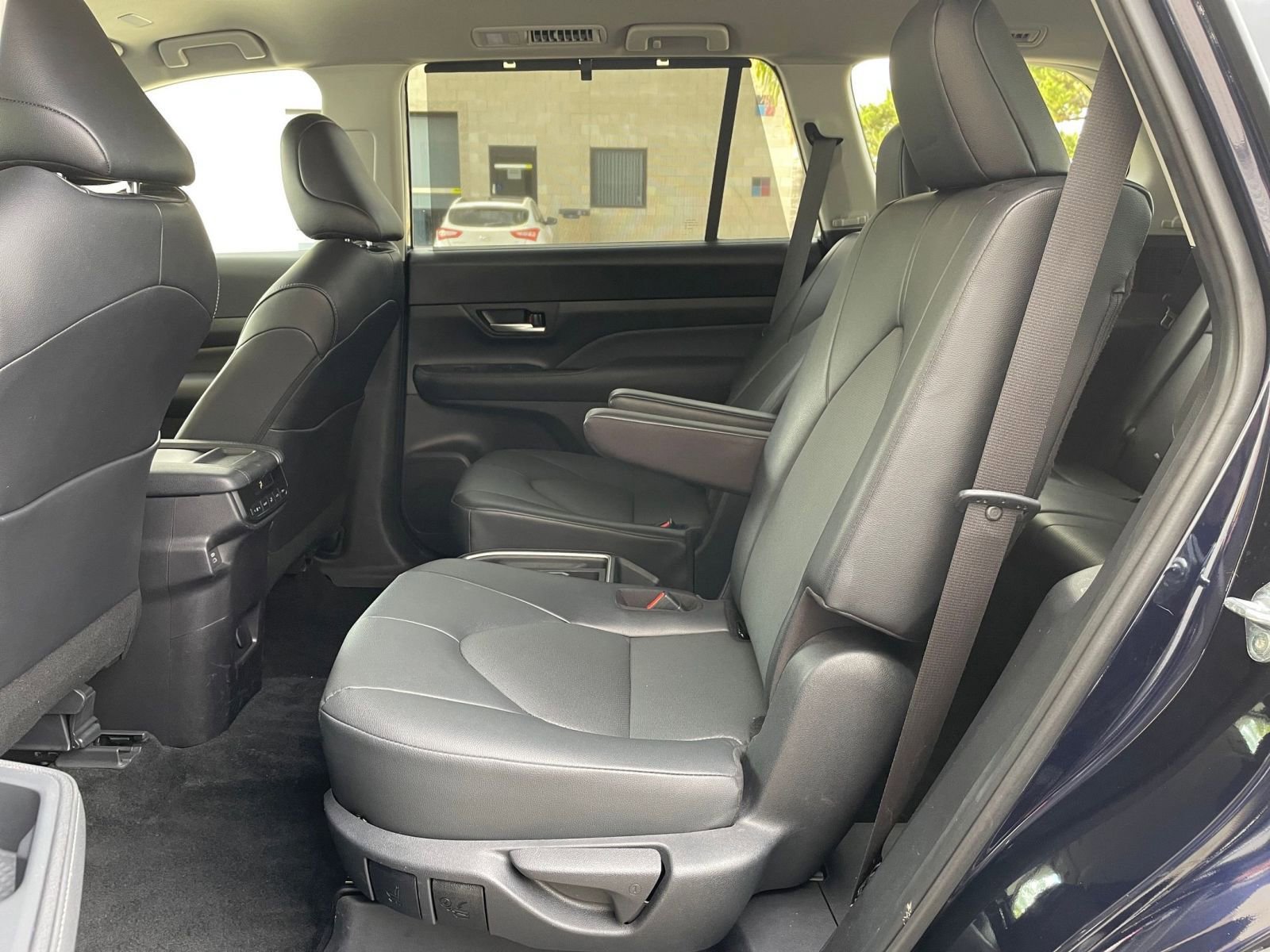 Used 2025 Toyota Grand Highlander FWD image 25