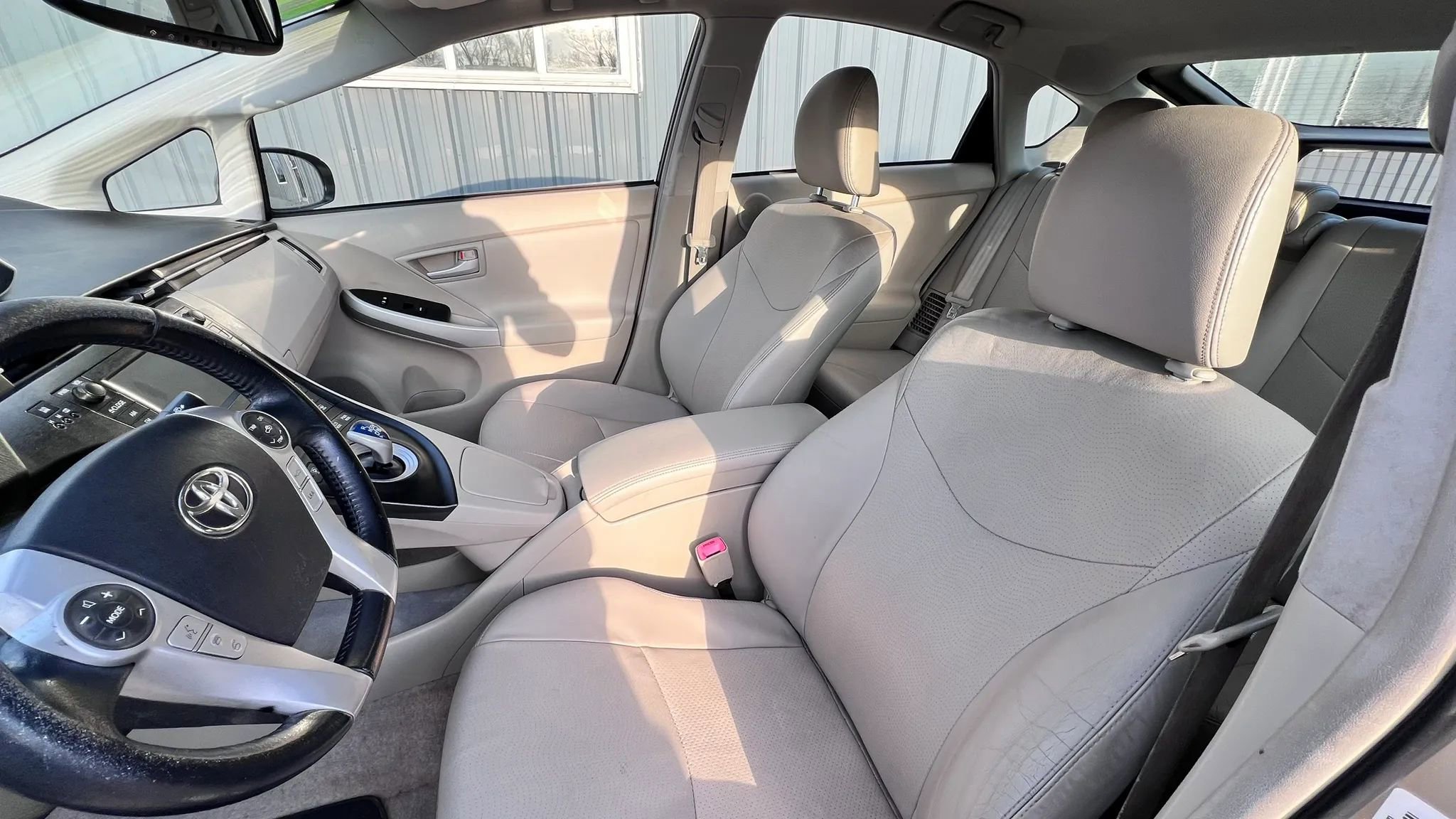 Used 2011 Toyota Prius Five w/ Advanced Technology Pkg image 17