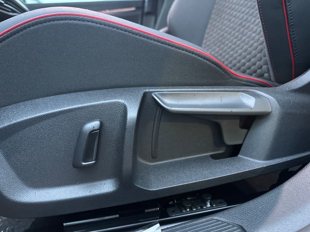 New 2026 Volkswagen GTI SE image 4