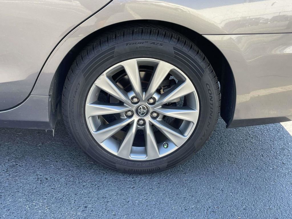 Used 2017 Toyota Camry XLE FWD image 27