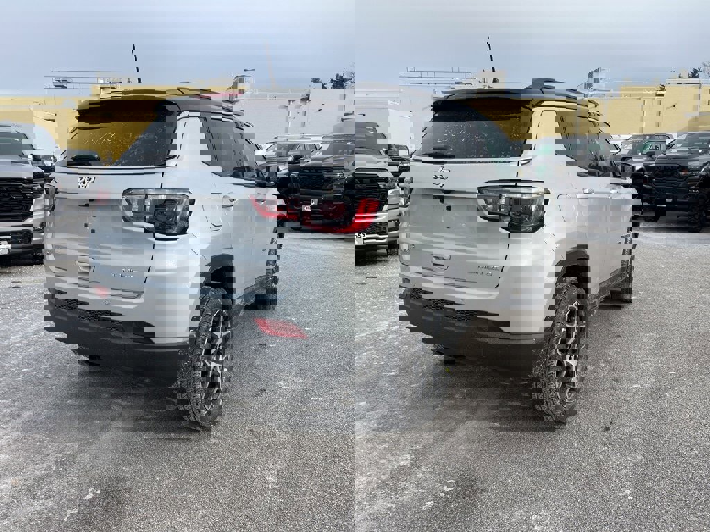 New 2026 Jeep Compass Limited image 8