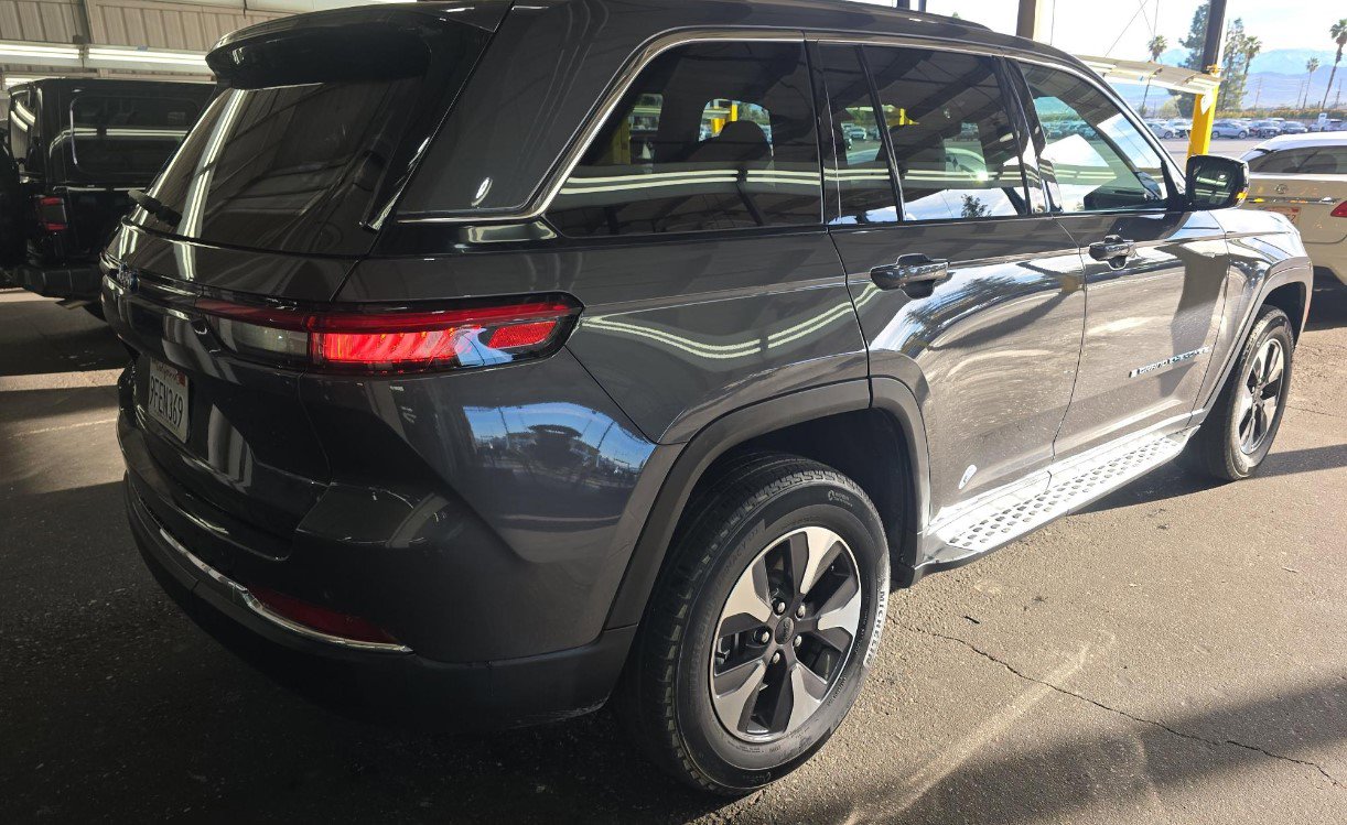 Used 2022 Jeep Grand Cherokee Limited 4xe image 4