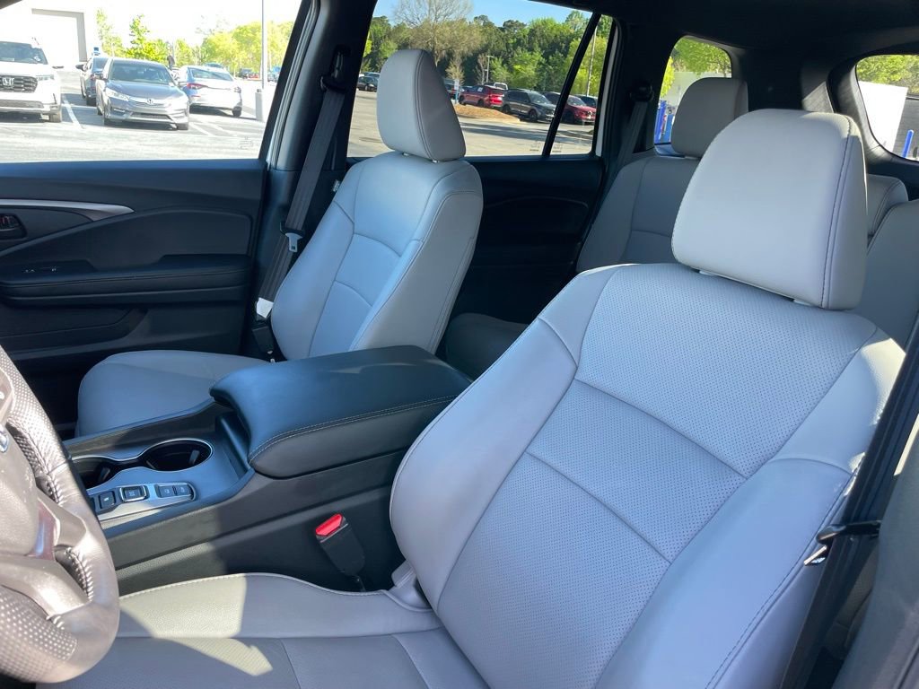 Certified 2025 Honda Passport EX-L image 25