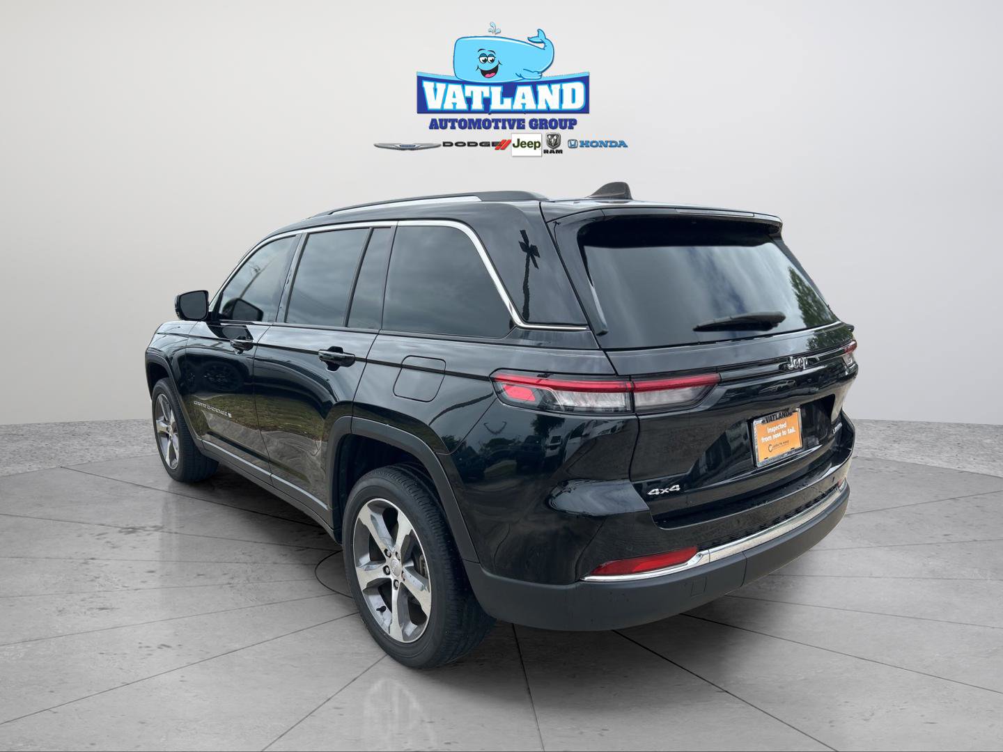 Certified 2023 Jeep Grand Cherokee Limited image 3