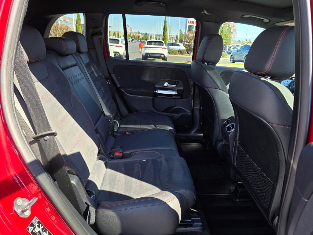 Used 2022 Mercedes-Benz GLB 250 4MATIC image 23