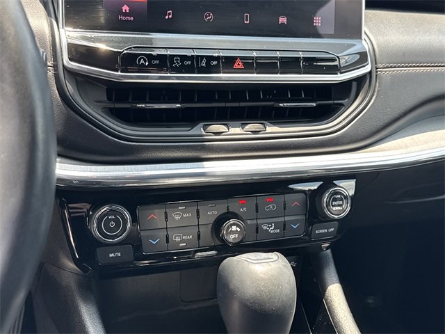 Used 2022 Jeep Compass Limited image 29