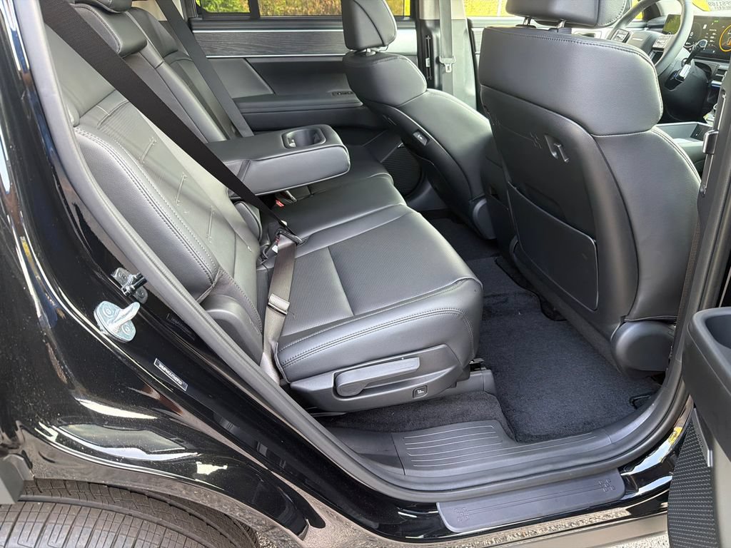 New 2026 Hyundai Santa Fe Limited FWD image 15