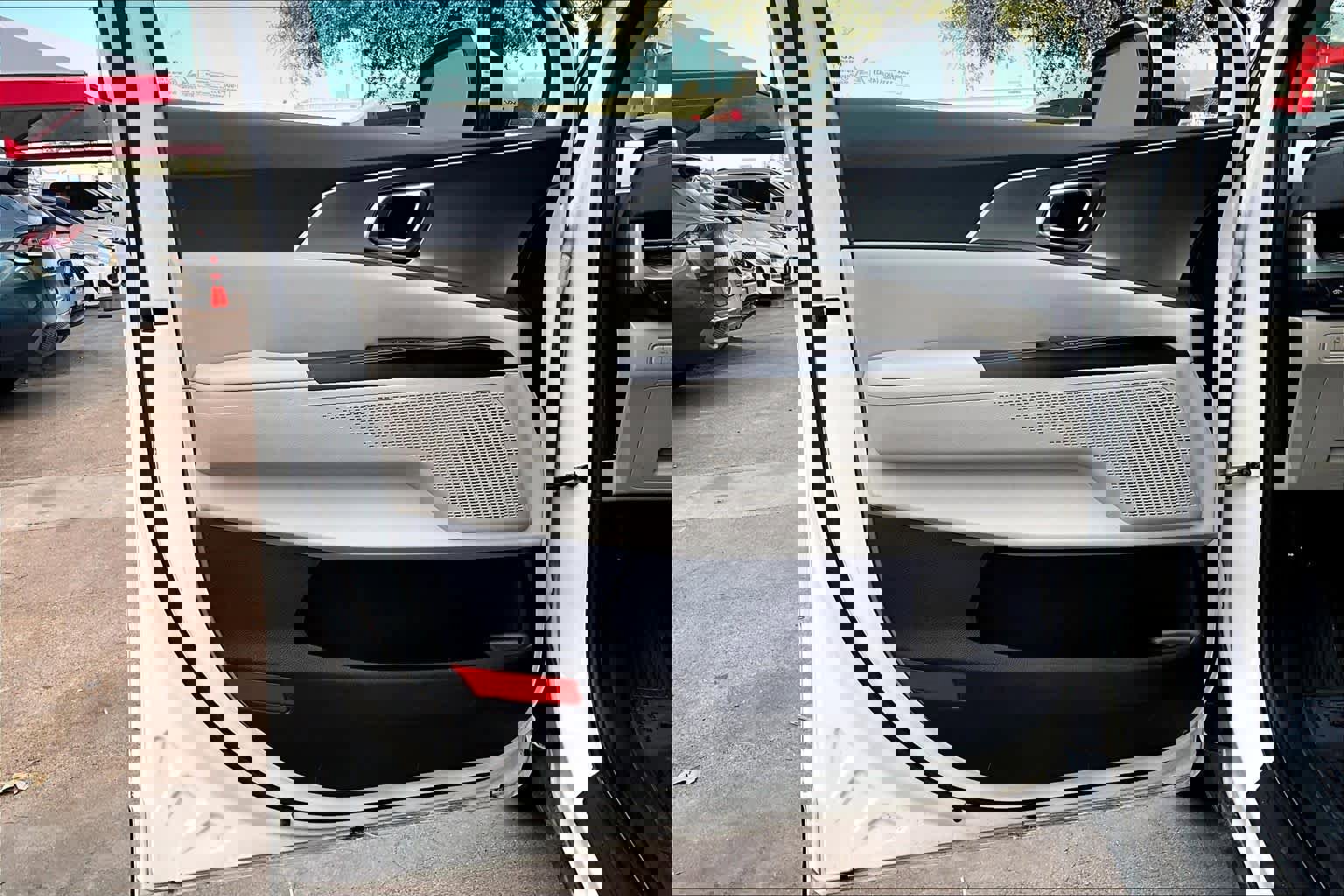 Used 2024 Kia Carnival LX image 20