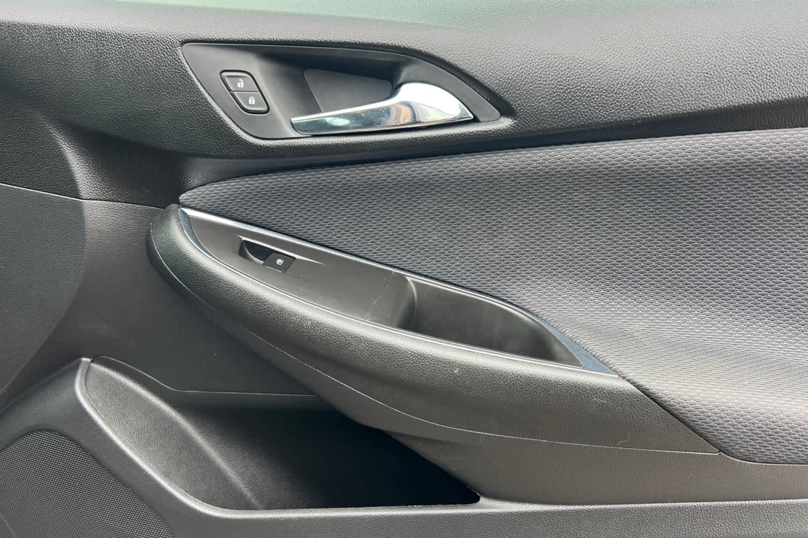 Used 2019 Chevrolet Cruze LS FWD image 18