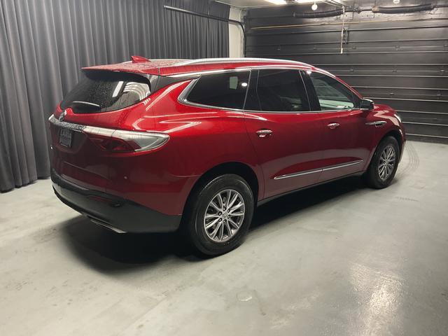 Used 2023 Buick Enclave Essence image 4
