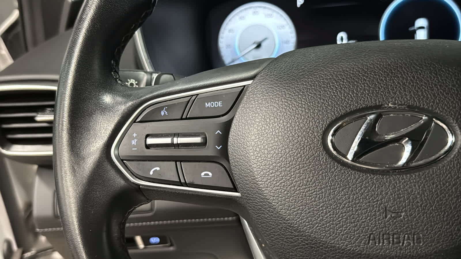 Used 2023 Hyundai Santa Fe SEL w/ Premium Package AWD/4WD image 12