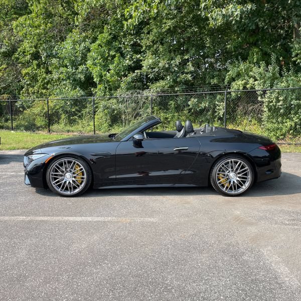 Used 2022 Mercedes-Benz SL 63 AMG 4MATIC w/ Driver Assistance Package image 5
