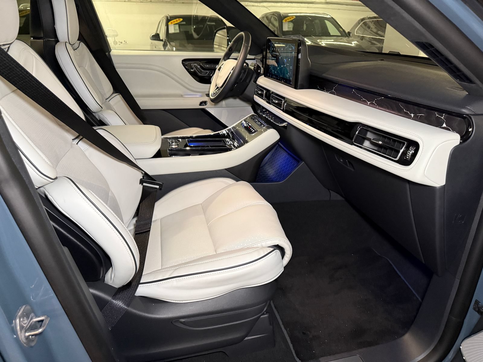 New 2026 Lincoln Aviator Black Label w/ Dynamic Handling Package AWD/4WD image 9