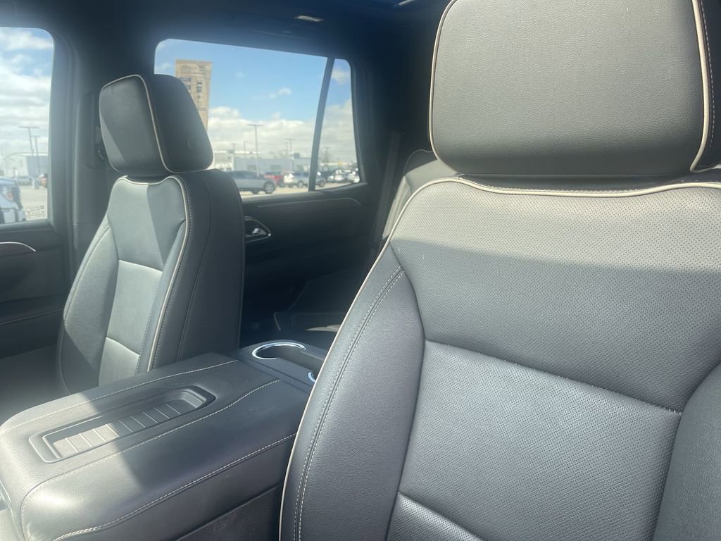 Used 2023 Chevrolet Tahoe Premier w/ Premium Package image 16