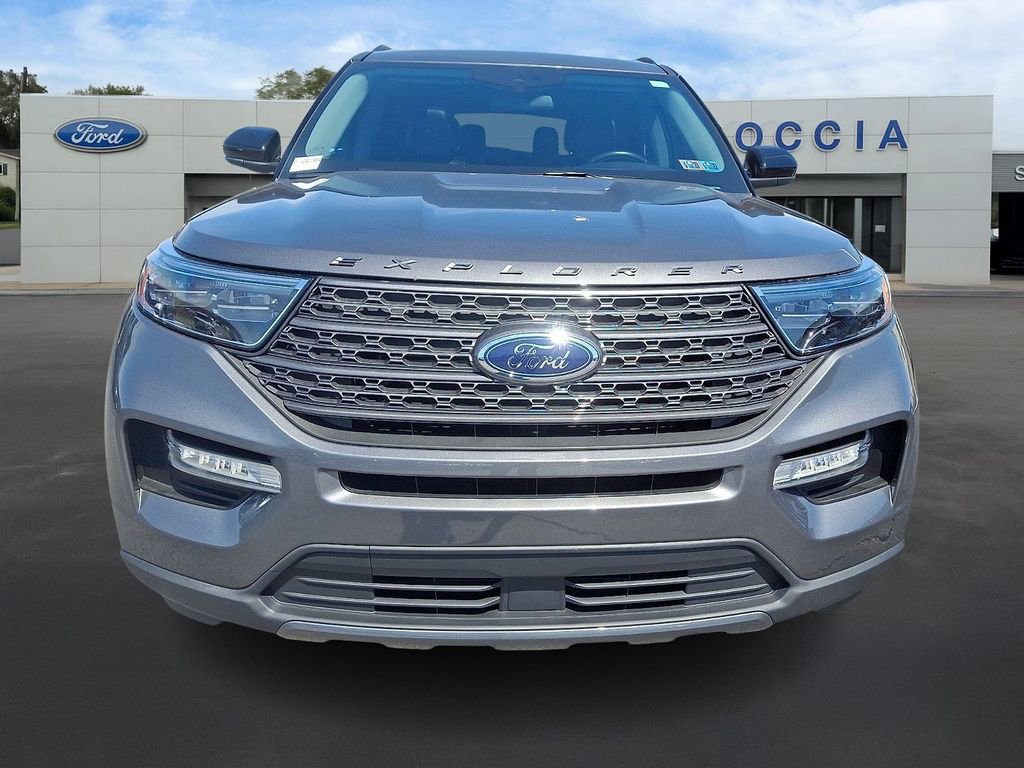 Certified 2023 Ford Explorer XLT w/ Equipment Group 202A AWD/4WD image 2