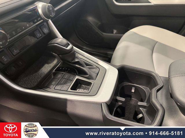 Certified 2022 Toyota RAV4 XLE Premium AWD/4WD image 20