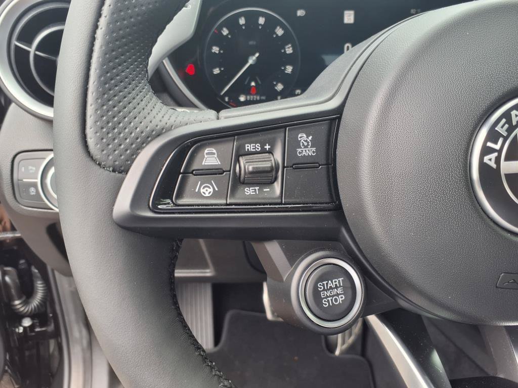 New 2025 Alfa Romeo Giulia w/ Driving Assist Package RWD image 12
