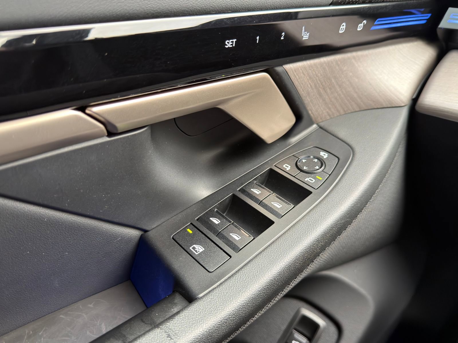 Certified 2024 BMW 530i w/ Premium Package image 22