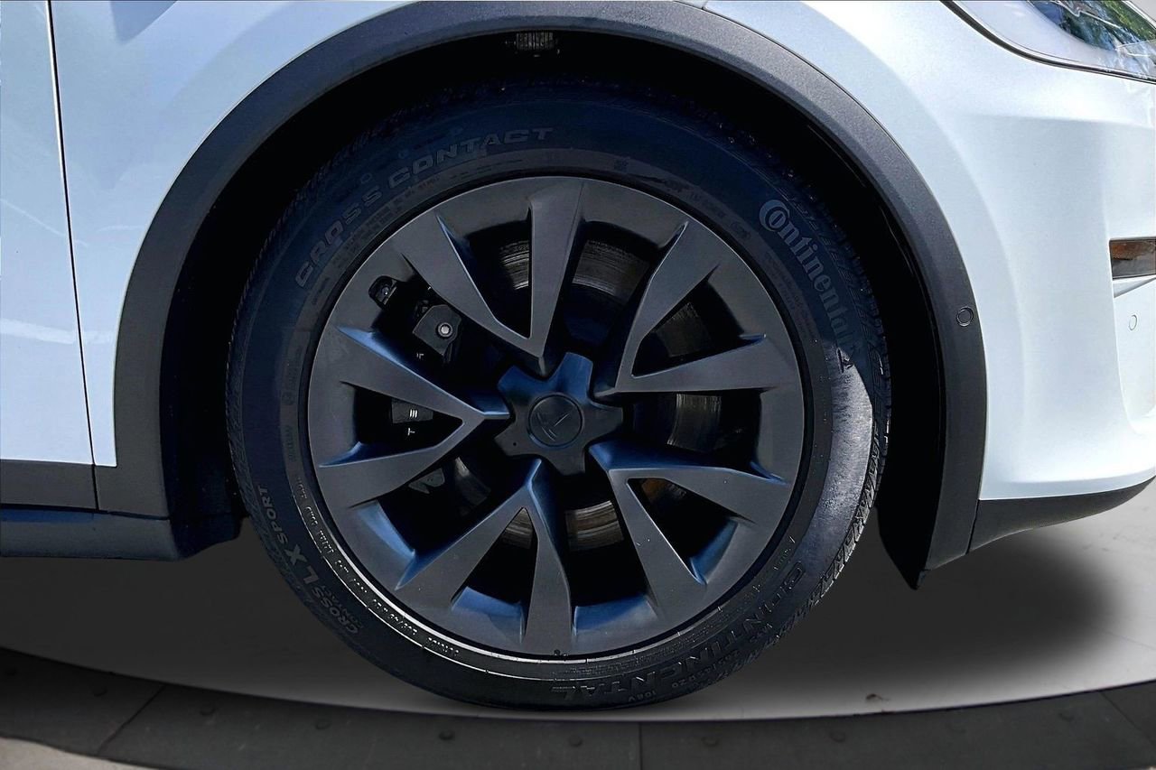 Used 2023 Tesla Model X AWD/4WD image 35