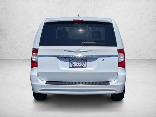 Used 2015 Chrysler Town & Country S w/ Driver Convenience Group FWD image 7