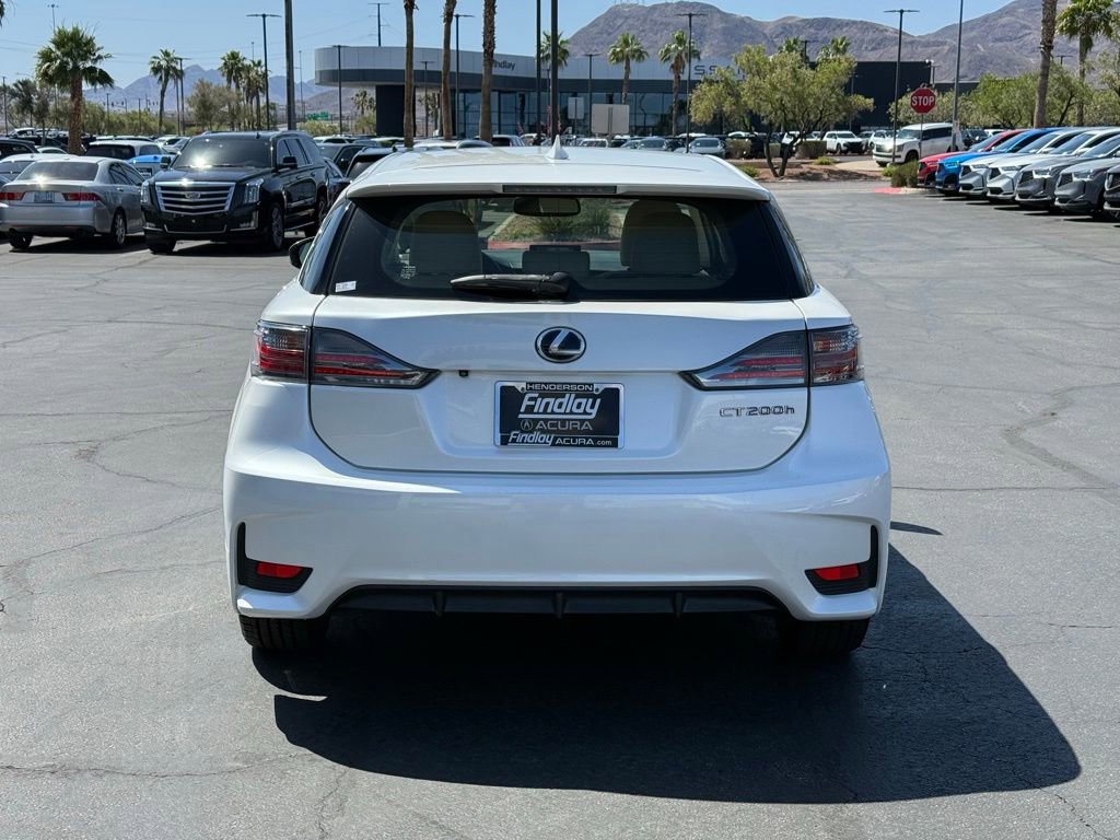Used 2017 Lexus CT 200h w/ Navigation System Package FWD image 4