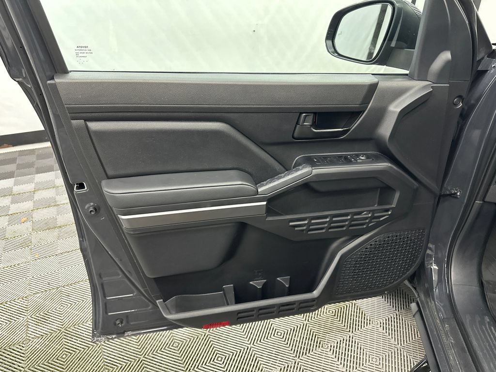Used 2024 Toyota Tacoma SR5 AWD/4WD image 10