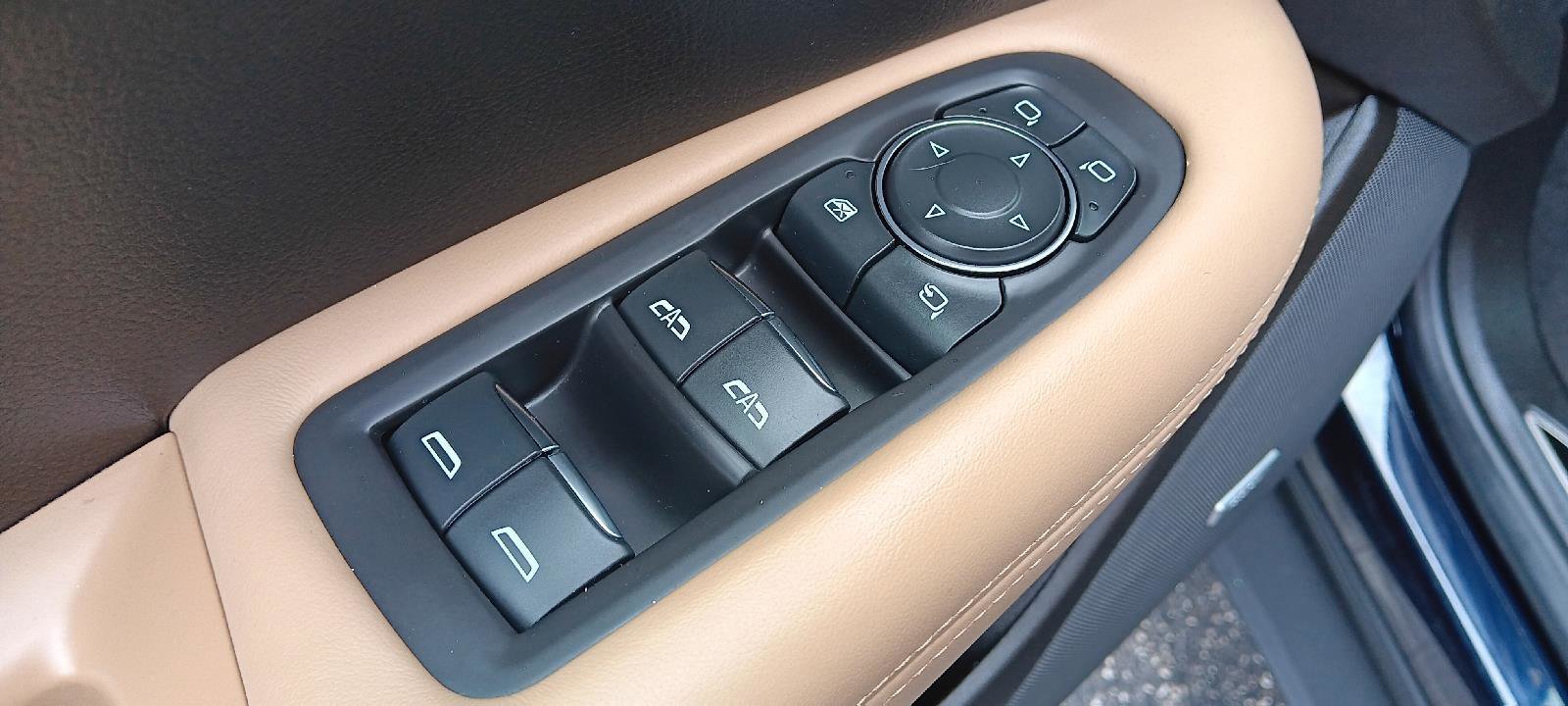 Used 2021 Cadillac XT5 Premium Luxury w/ Platinum Package image 9