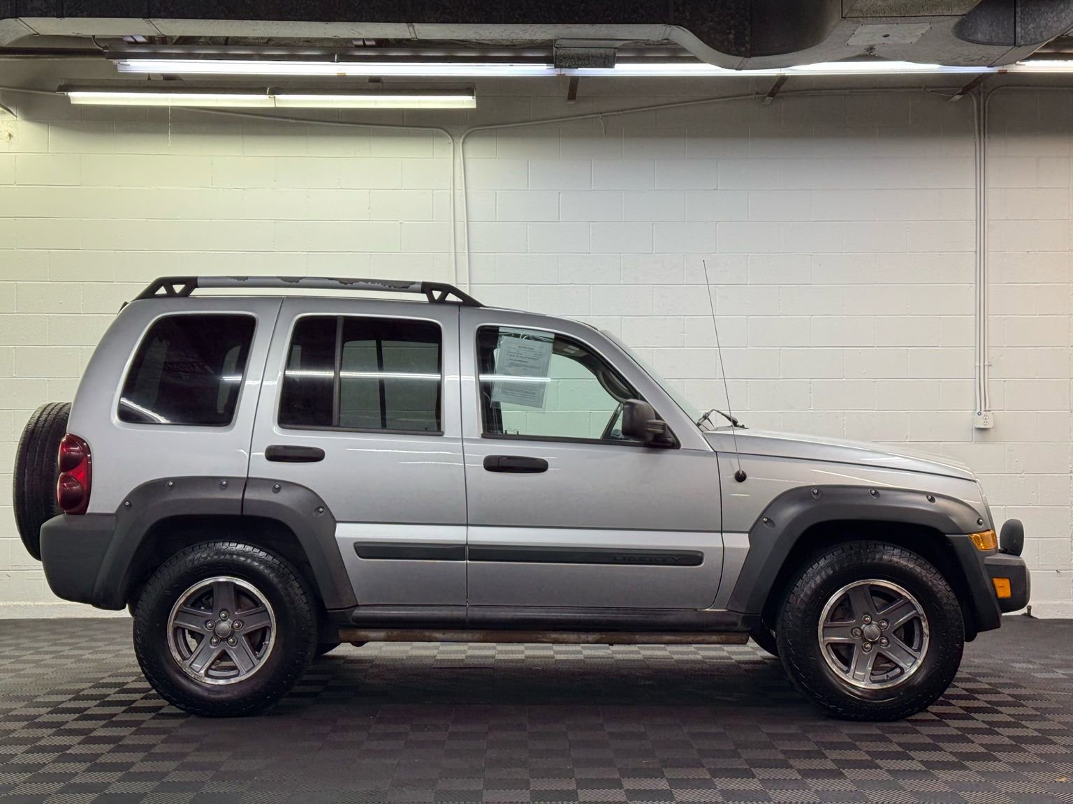 Used 2006 Jeep Liberty Renegade image 4