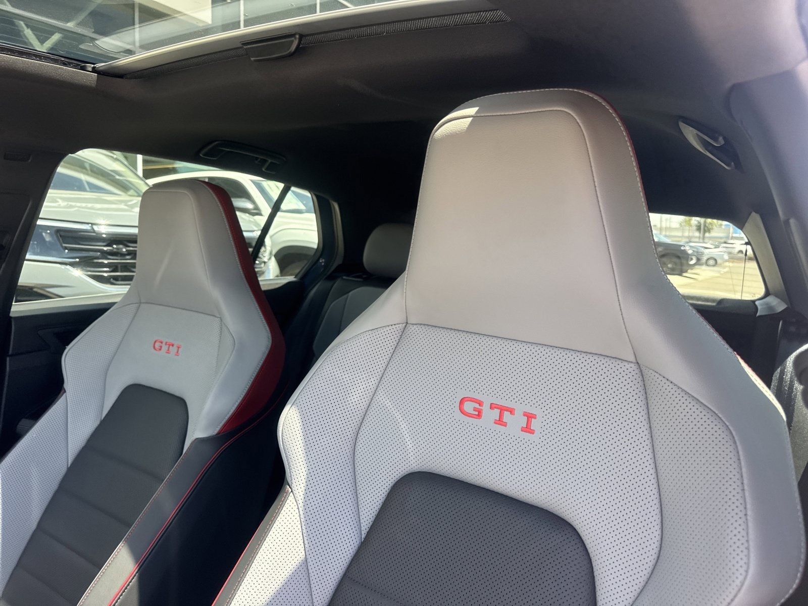 New 2026 Volkswagen GTI SE FWD image 17