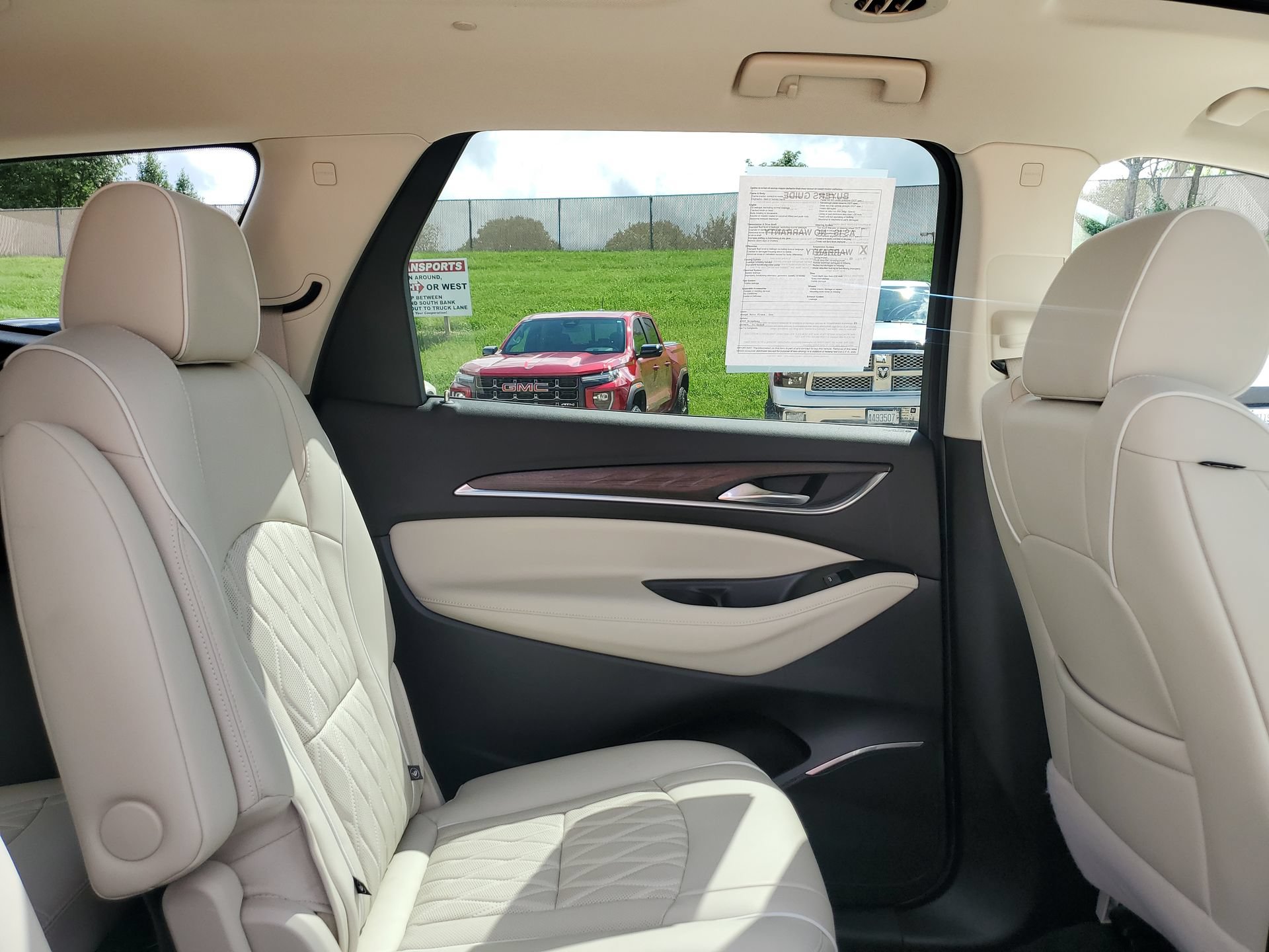 Used 2022 Buick Enclave Avenir AWD/4WD image 34