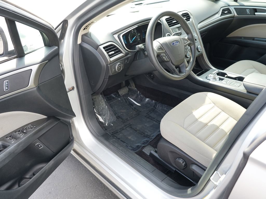 Used 2017 Ford Fusion S FWD image 13
