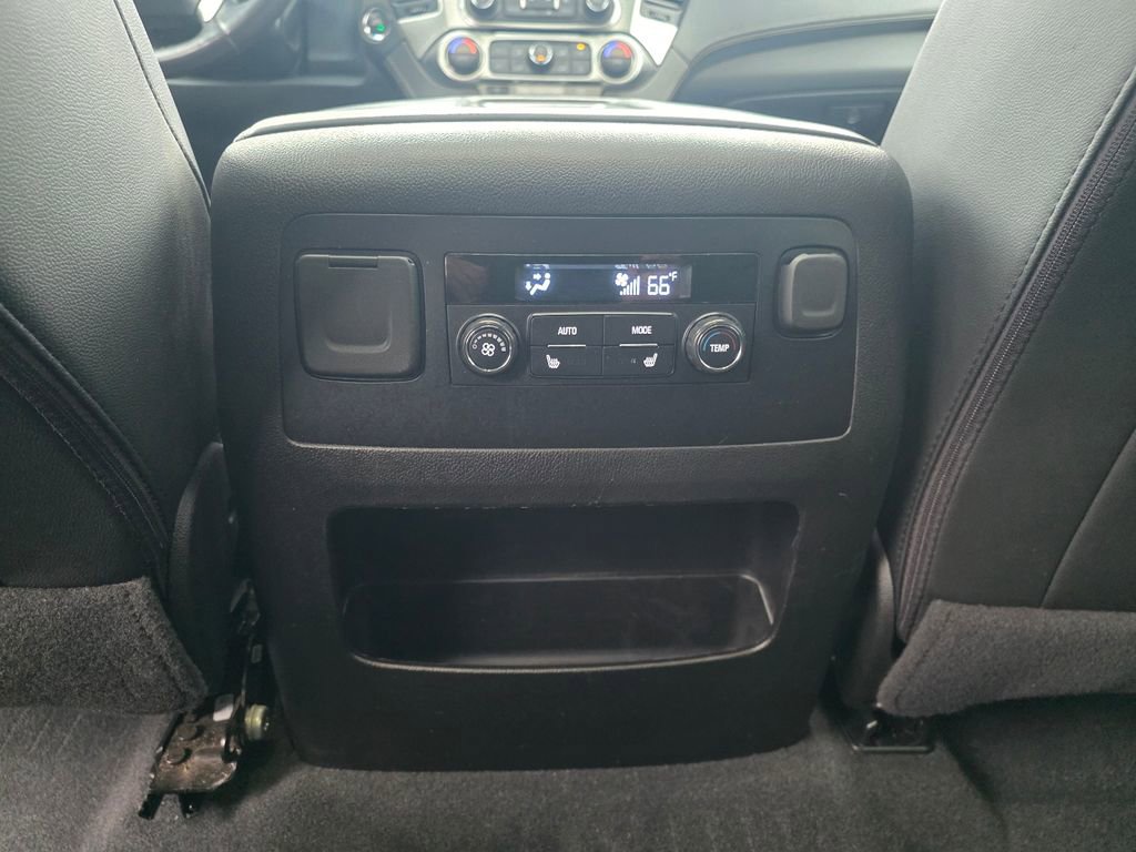 Used 2020 Chevrolet Suburban Premier image 18