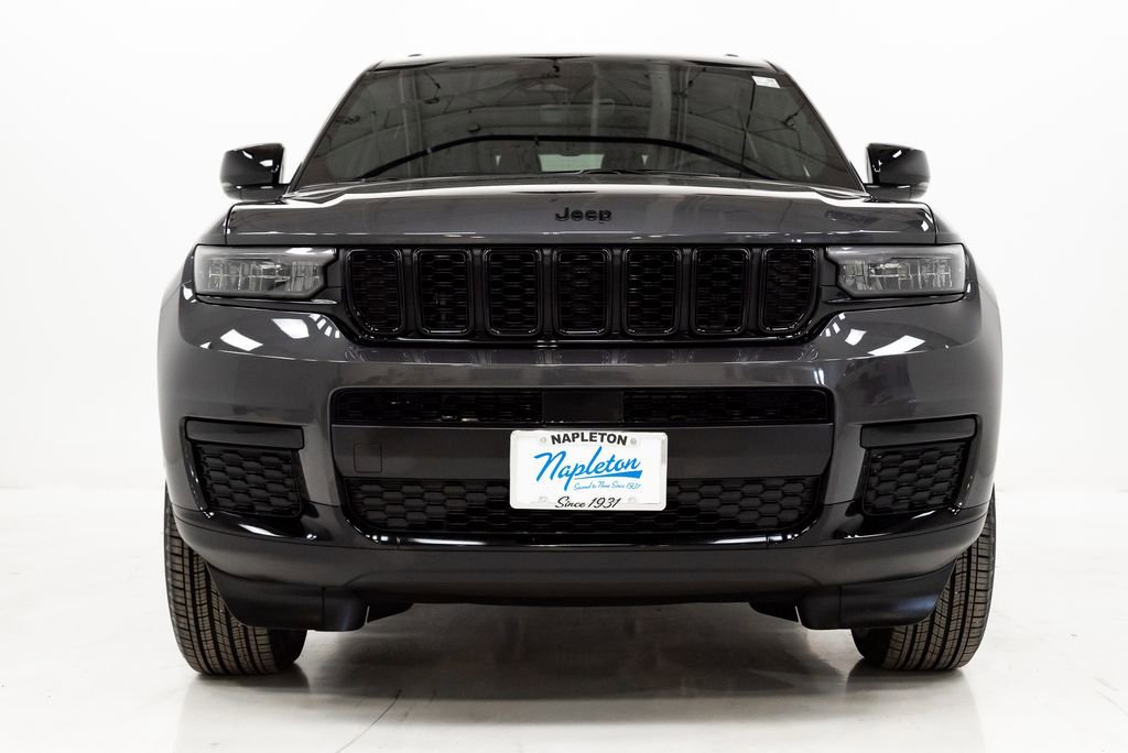 Used 2025 Jeep Grand Cherokee L Altitude image 4