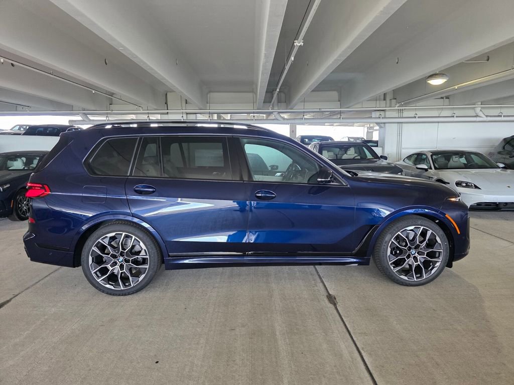 New 2026 BMW X7 M60i image 3