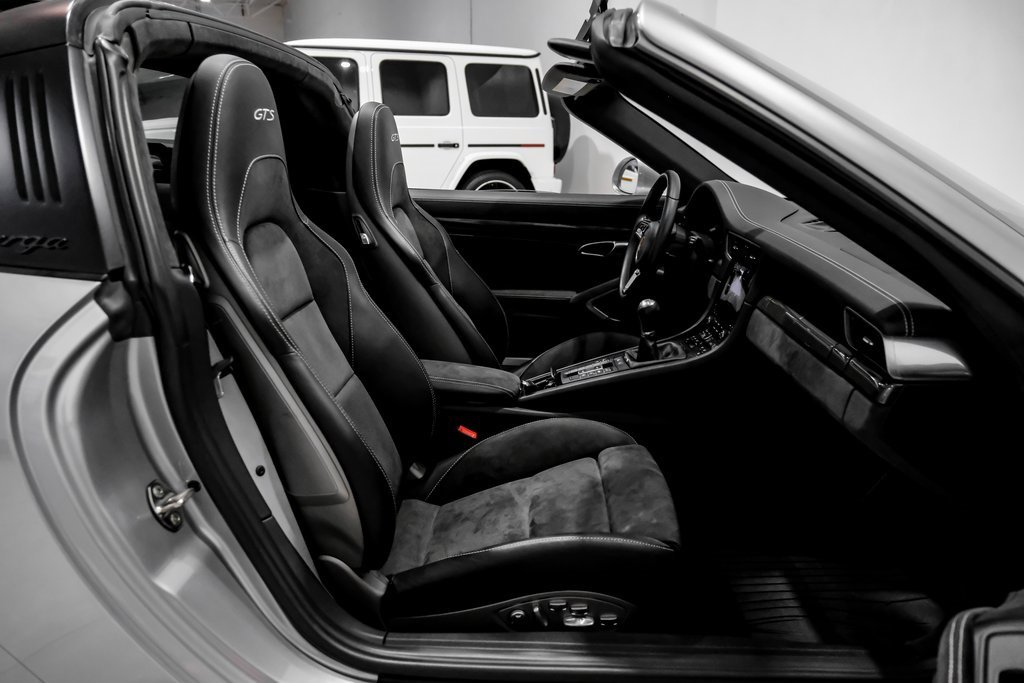 Used 2017 Porsche 911 Targa 4 GTS image 32