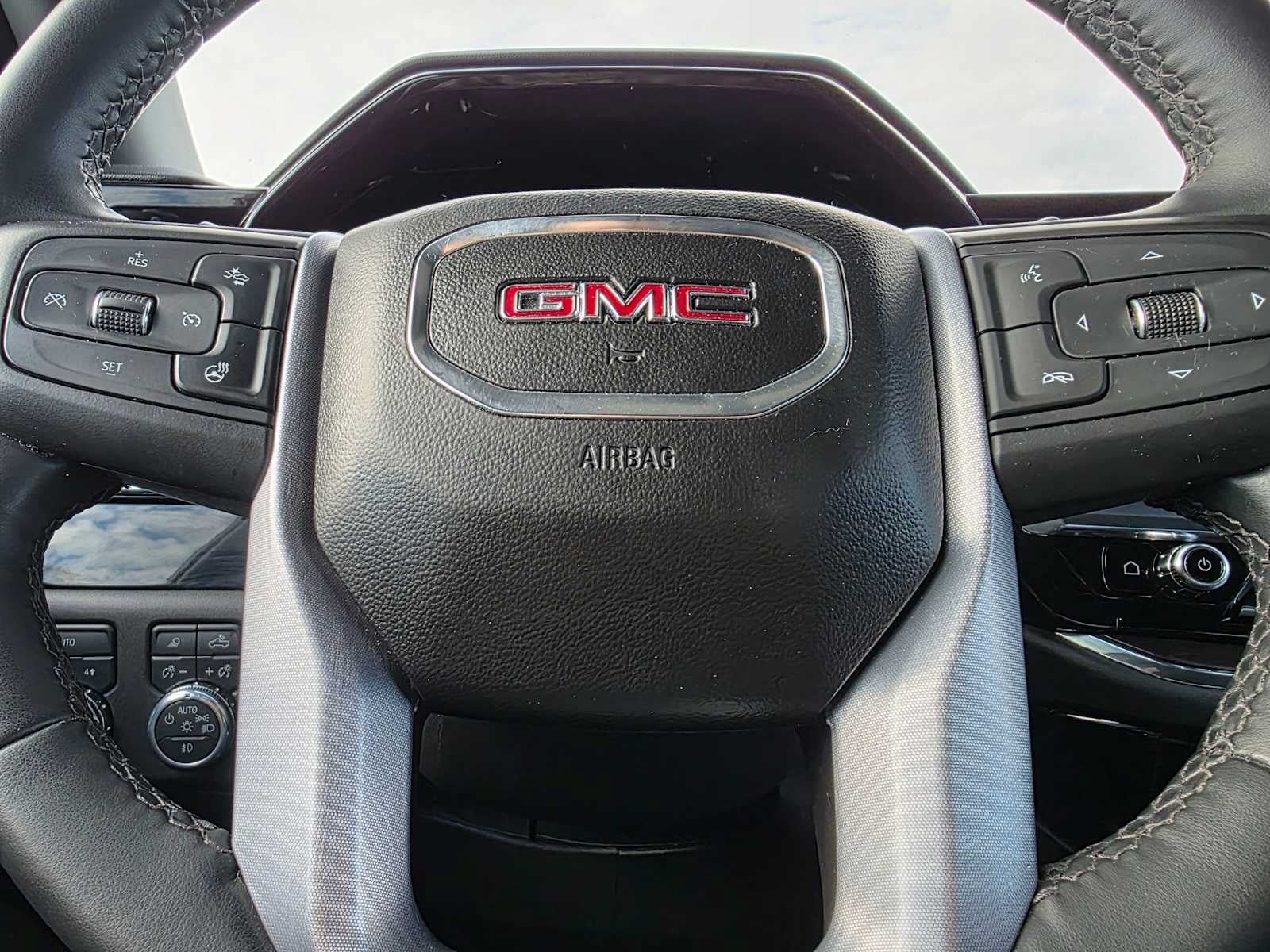 Used 2023 GMC Sierra 1500 SLT w/ SLT Premium Package AWD/4WD image 24