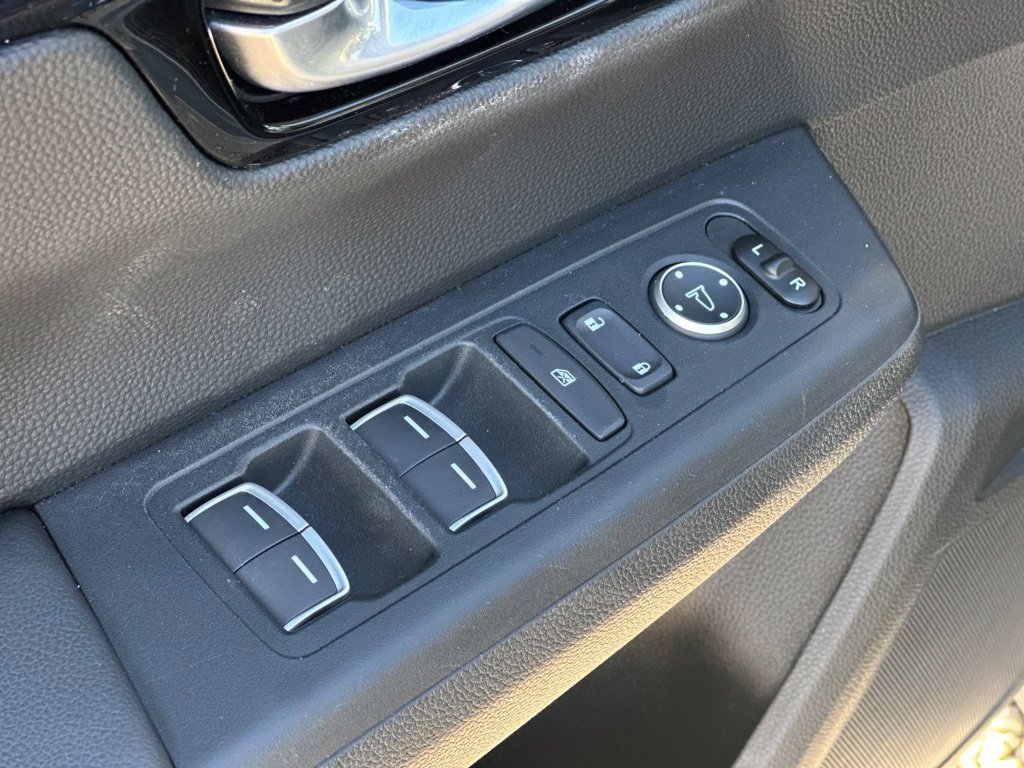 Used 2025 Honda CR-V EX-L image 16