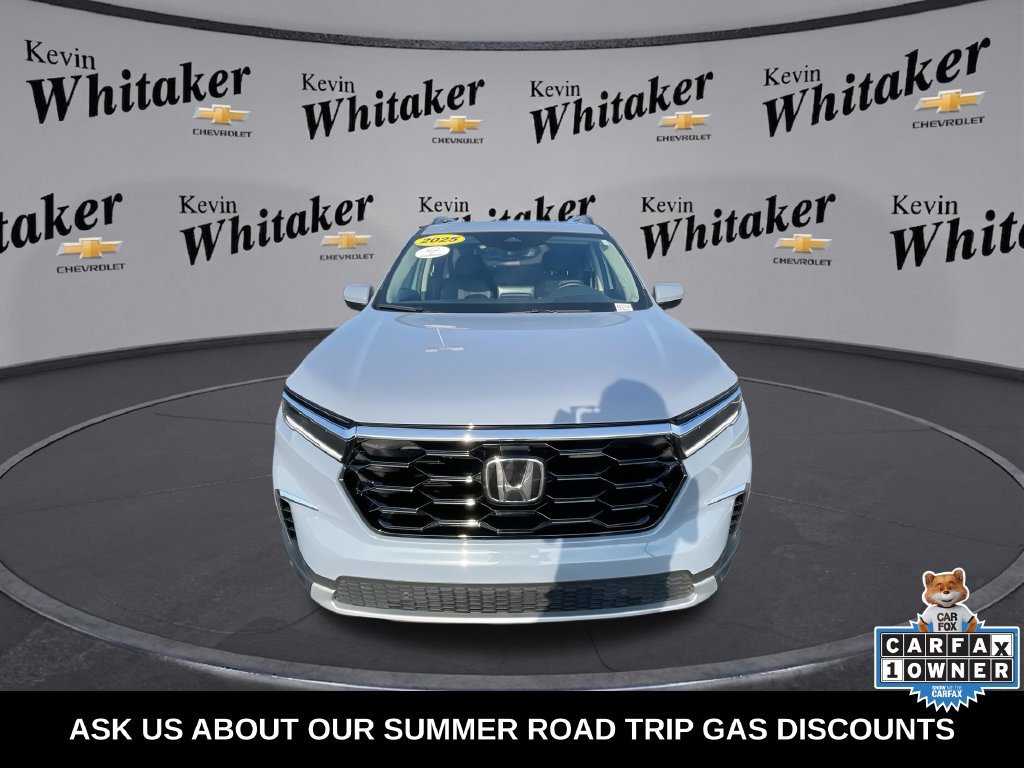 Used 2025 Honda Pilot Touring image 3