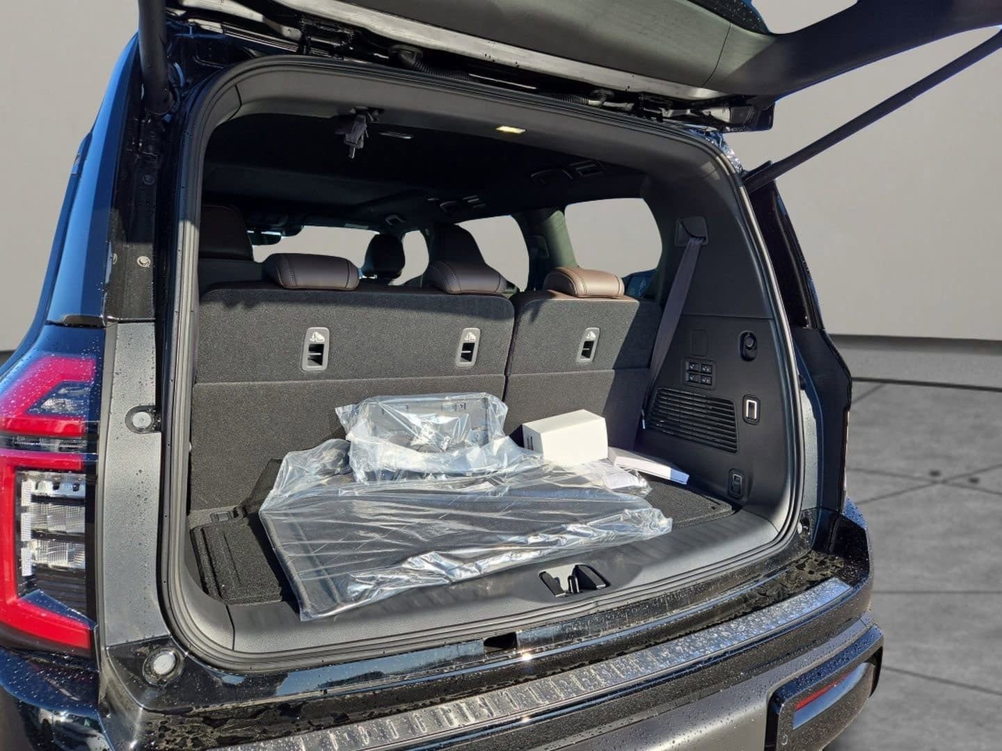 New 2026 Nissan Armada Platinum AWD/4WD image 31