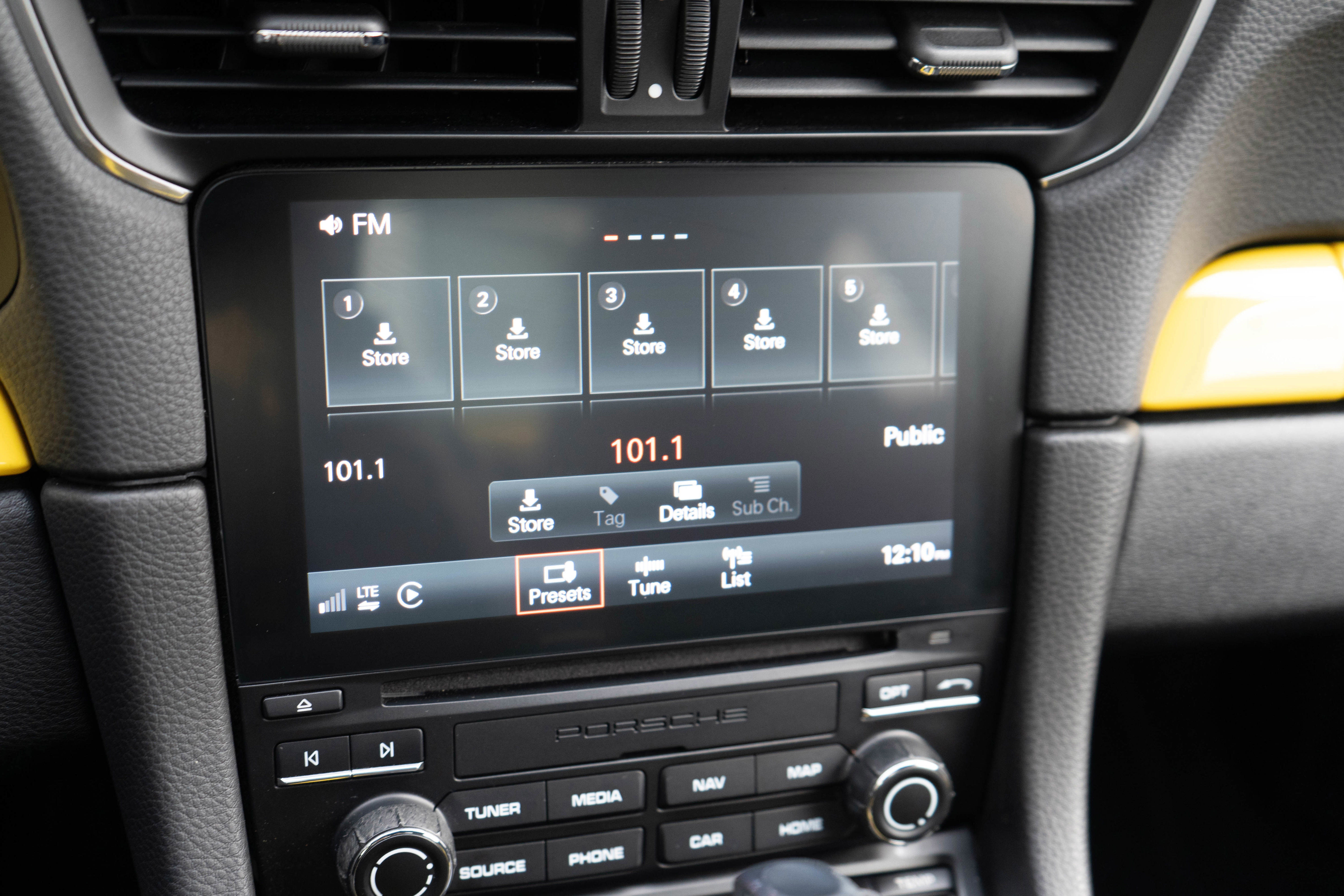 Used 2018 Porsche 911 GT3 w/ Sport Chrono Package RWD image 22