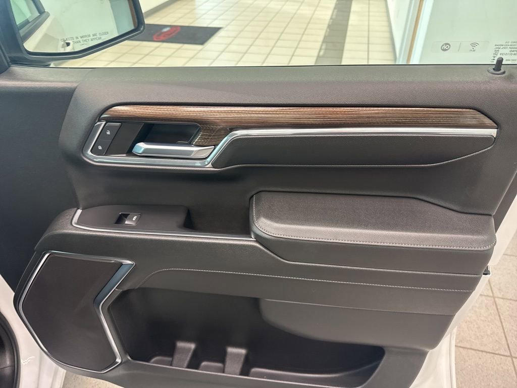 Used 2024 Chevrolet Silverado 1500 LT image 24