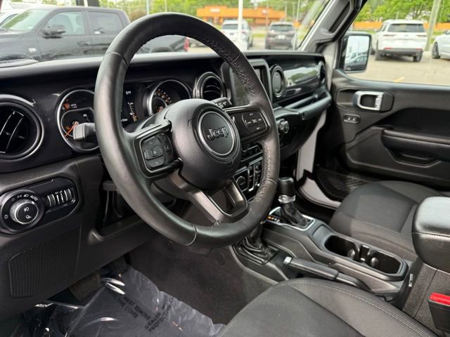Certified 2022 Jeep Gladiator Sport AWD/4WD image 14
