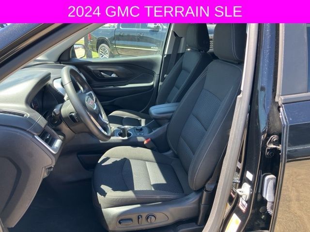 Used 2024 GMC Terrain SLE w/ Driver Convenience Package FWD image 16
