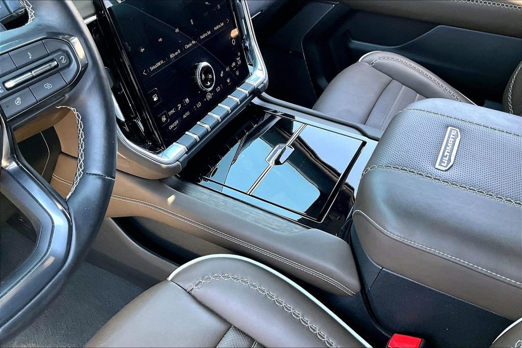Used 2025 GMC Yukon XL Denali Ultimate w/ LPO, Floor Liner Package AWD/4WD image 16